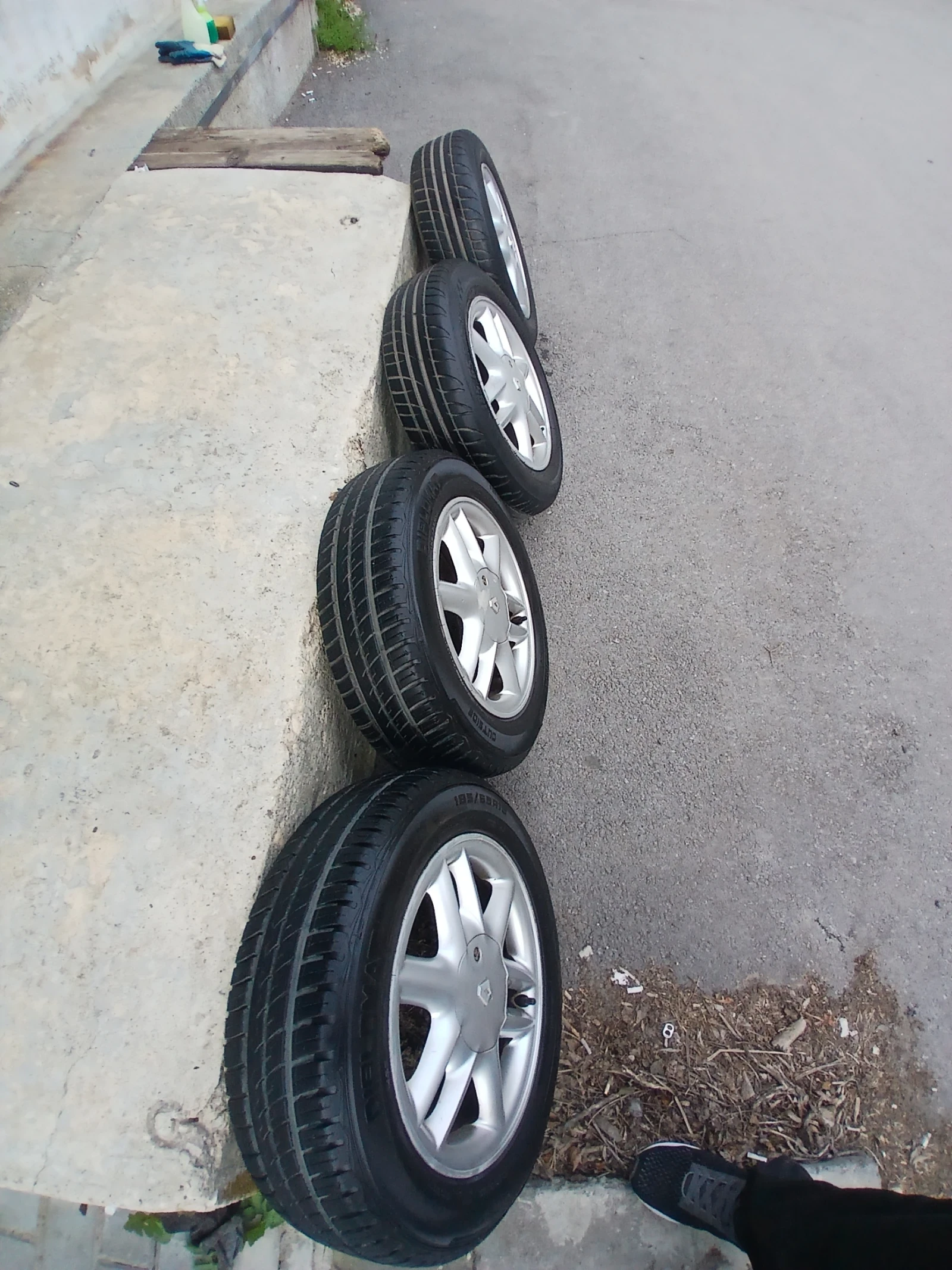 Гуми с джанти Tigar 185/65R15, снимка 7 - Гуми и джанти - 54182646