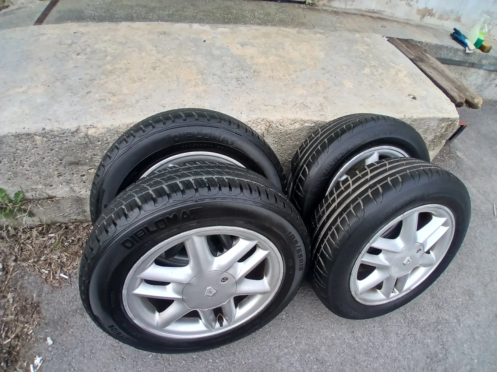 Гуми с джанти Tigar 185/65R15, снимка 5 - Гуми и джанти - 54182646