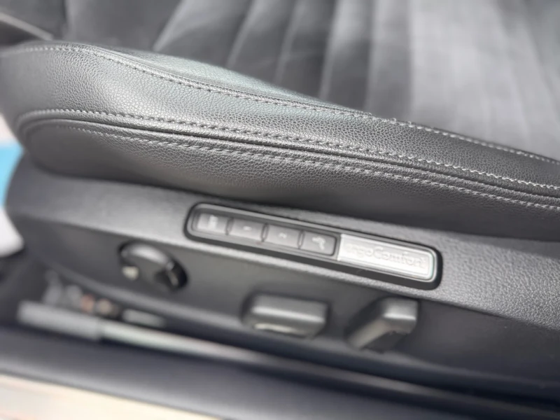 VW Passat 2.0TDI Digital Cockpit Massage ПРОМО, снимка 13 - Автомобили и джипове - 51644547