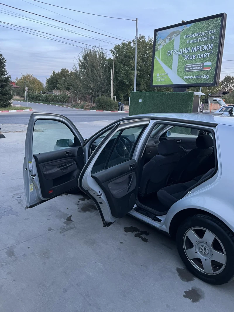 VW Golf 1.6 Бензин / Газ, снимка 11 - Автомобили и джипове - 47520692