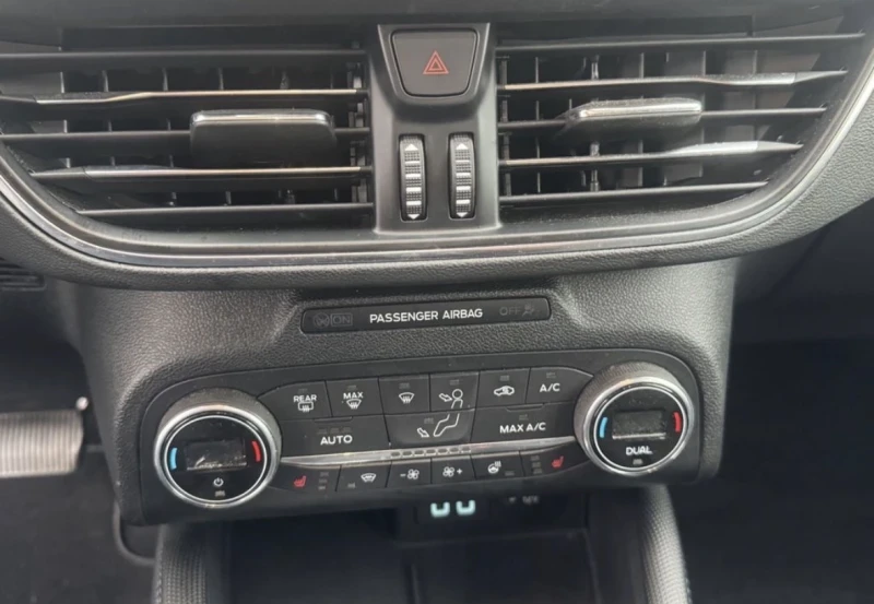 Ford Focus Active X, 8 speed, първи собственик, обслужена, снимка 10 - Автомобили и джипове - 52847517