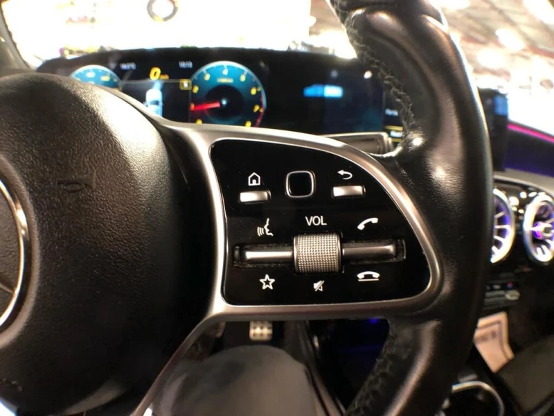 Mercedes-Benz A 220 * AMG * CARFAX * ЦЕНА ДО БЪЛГАРИЯ, снимка 16 - Автомобили и джипове - 52969082