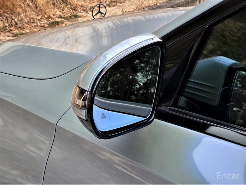 Mercedes-Benz E 220, снимка 5 - Автомобили и джипове - 53477342