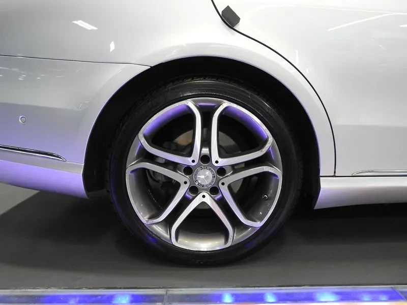 Mercedes-Benz E 250 W212 E250 Bluetec 4Matic Avant Garde, снимка 5 - Автомобили и джипове - 55259492