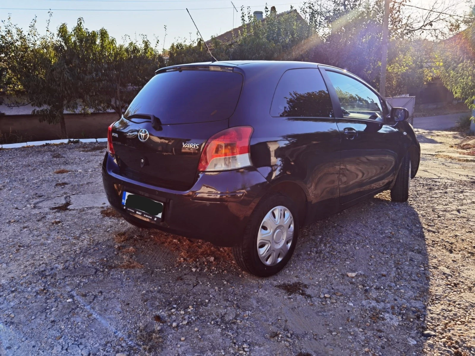 Toyota Yaris  - изображение 4