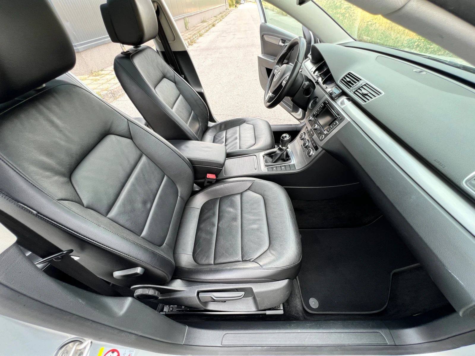 VW Passat 2.0 TDI 140к.с FULL / KOJA / NAVI / PANORAMA  - изображение 10