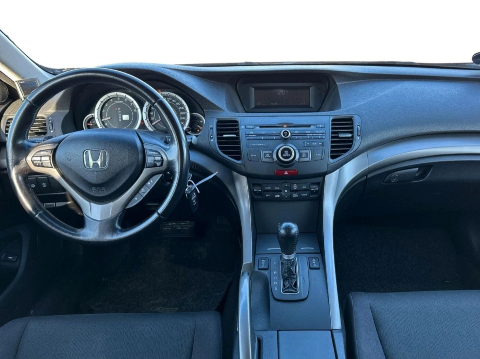 Honda Accord Tourer / 2.0 petrol / Automatic / Elegance - изображение 5