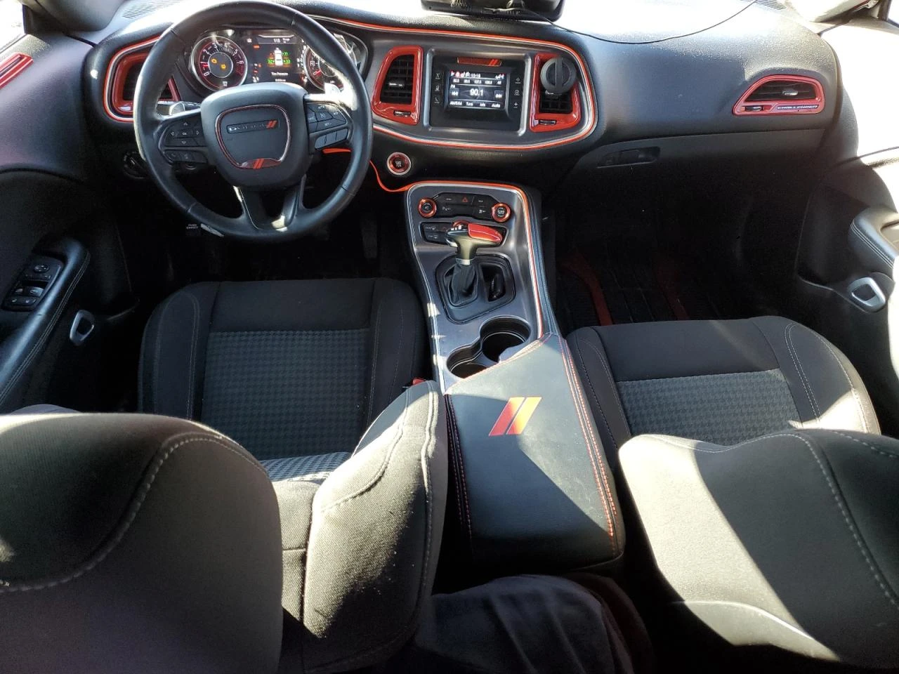 Dodge Challenger 3.6 V6 - изображение 7