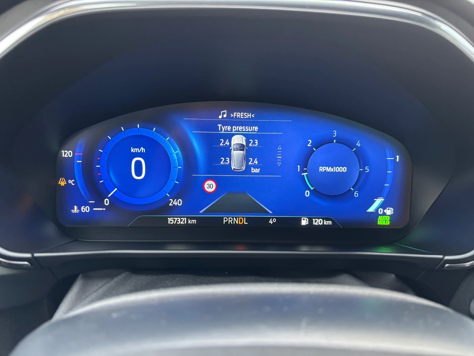 Ford Focus Active X full, първи собственик - изображение 9