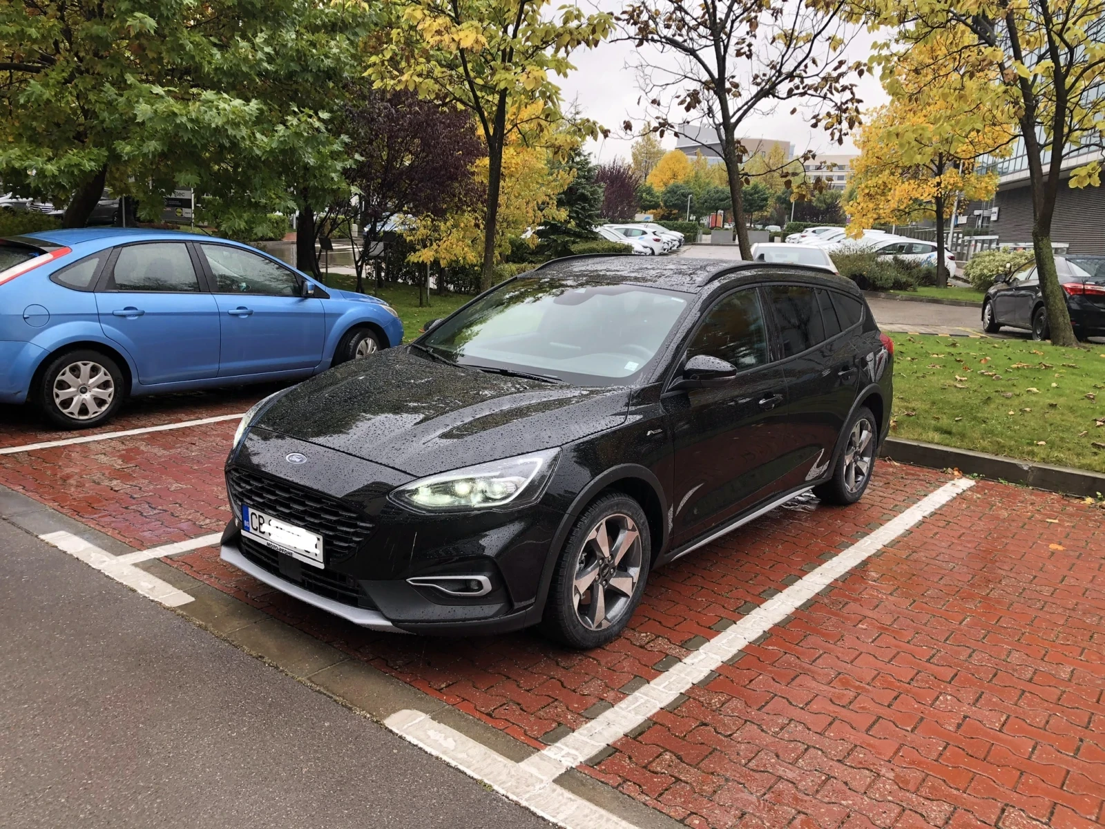 Ford Focus Active X full, първи собственик - изображение 2