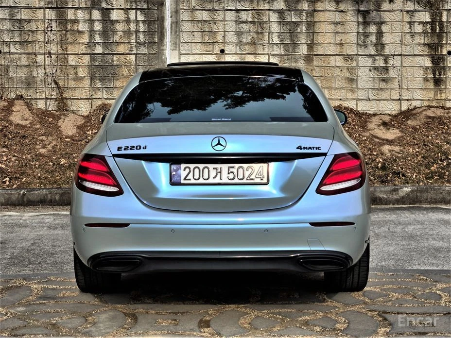 Mercedes-Benz E 220  - изображение 4