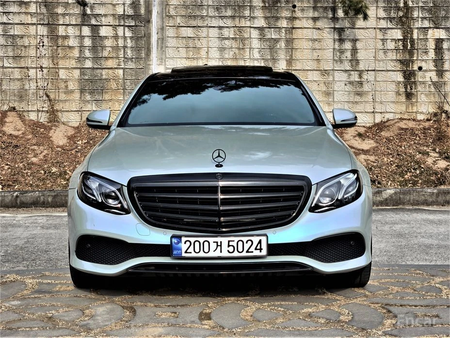 Mercedes-Benz E 220  - изображение 3