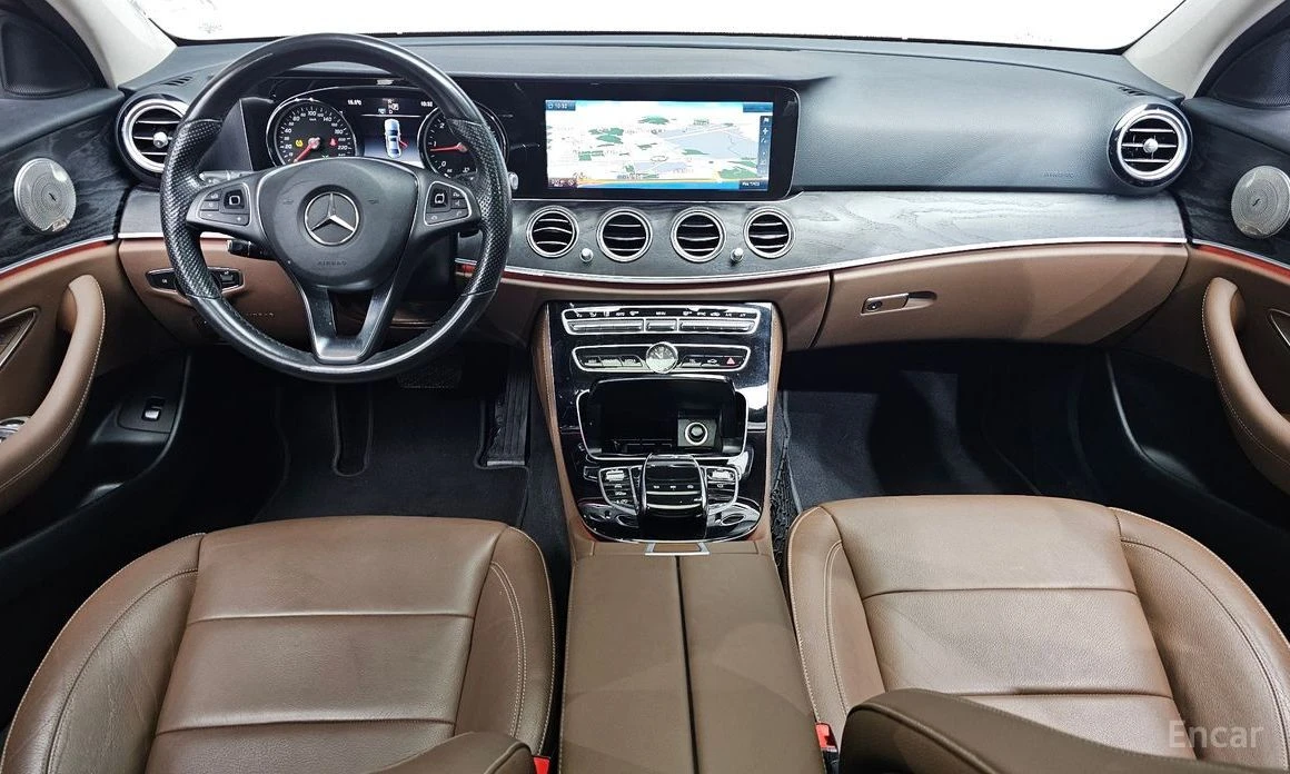 Mercedes-Benz E 220, снимка 7 - Автомобили и джипове - 54039340