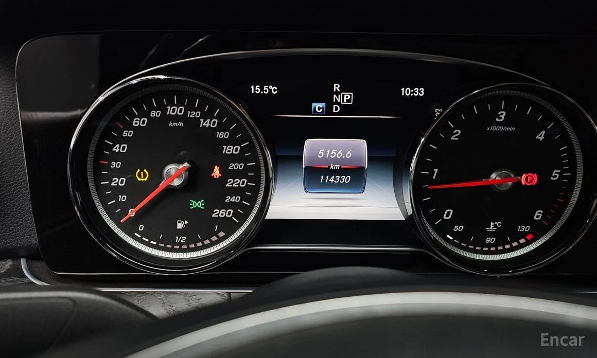 Mercedes-Benz E 220, снимка 8 - Автомобили и джипове - 54039340