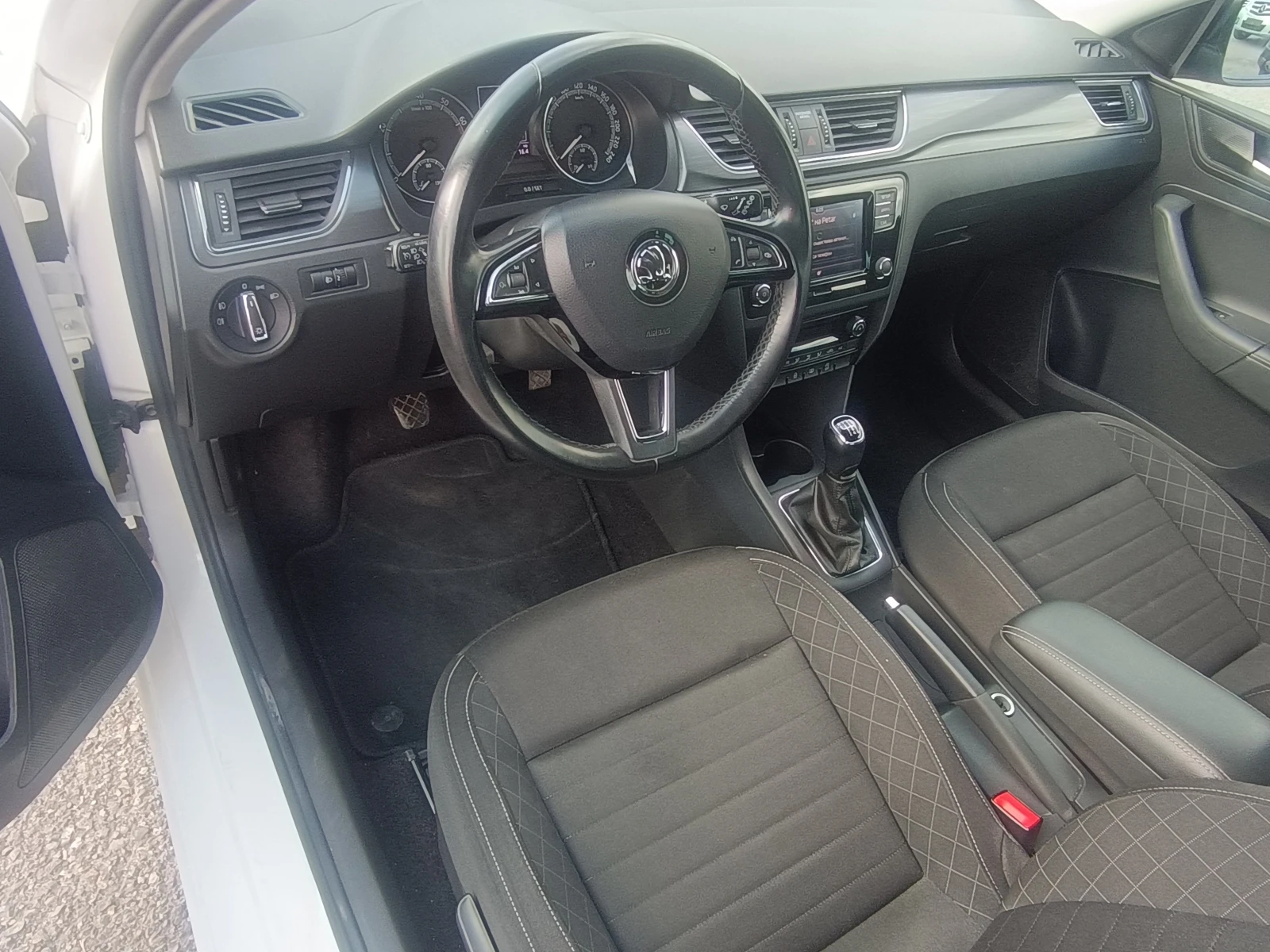 Skoda Rapid 117хил.км !! 2019год !! Всичко платено !!!, снимка 5 - Автомобили и джипове - 54056693