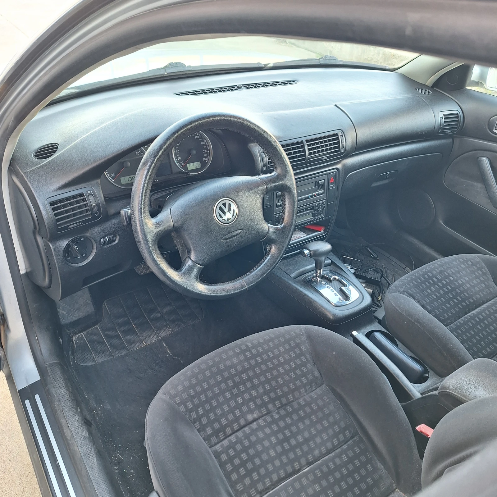 VW Passat, снимка 4 - Автомобили и джипове - 54155832