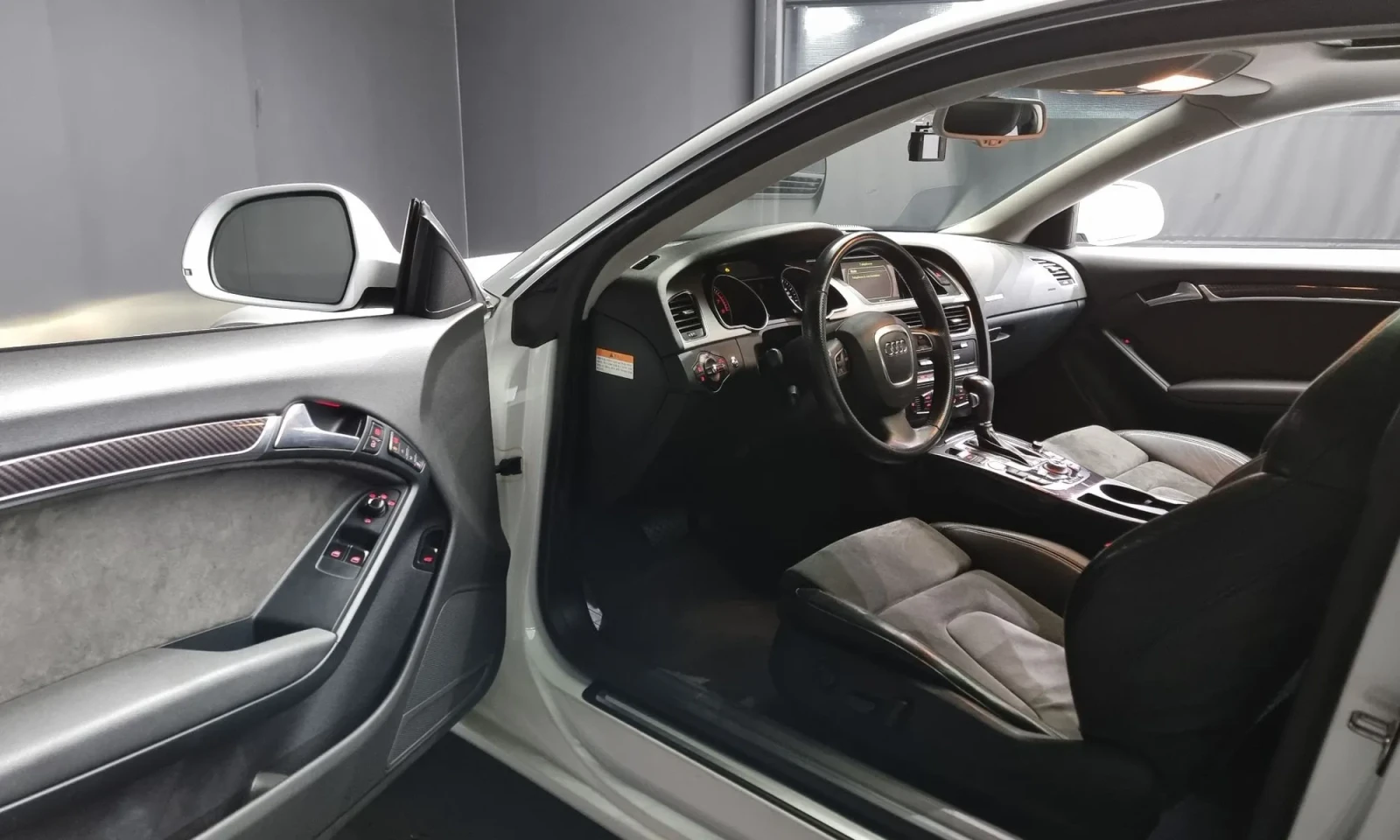 Audi A5 2.0 TFSI Quattro, снимка 10 - Автомобили и джипове - 54608065