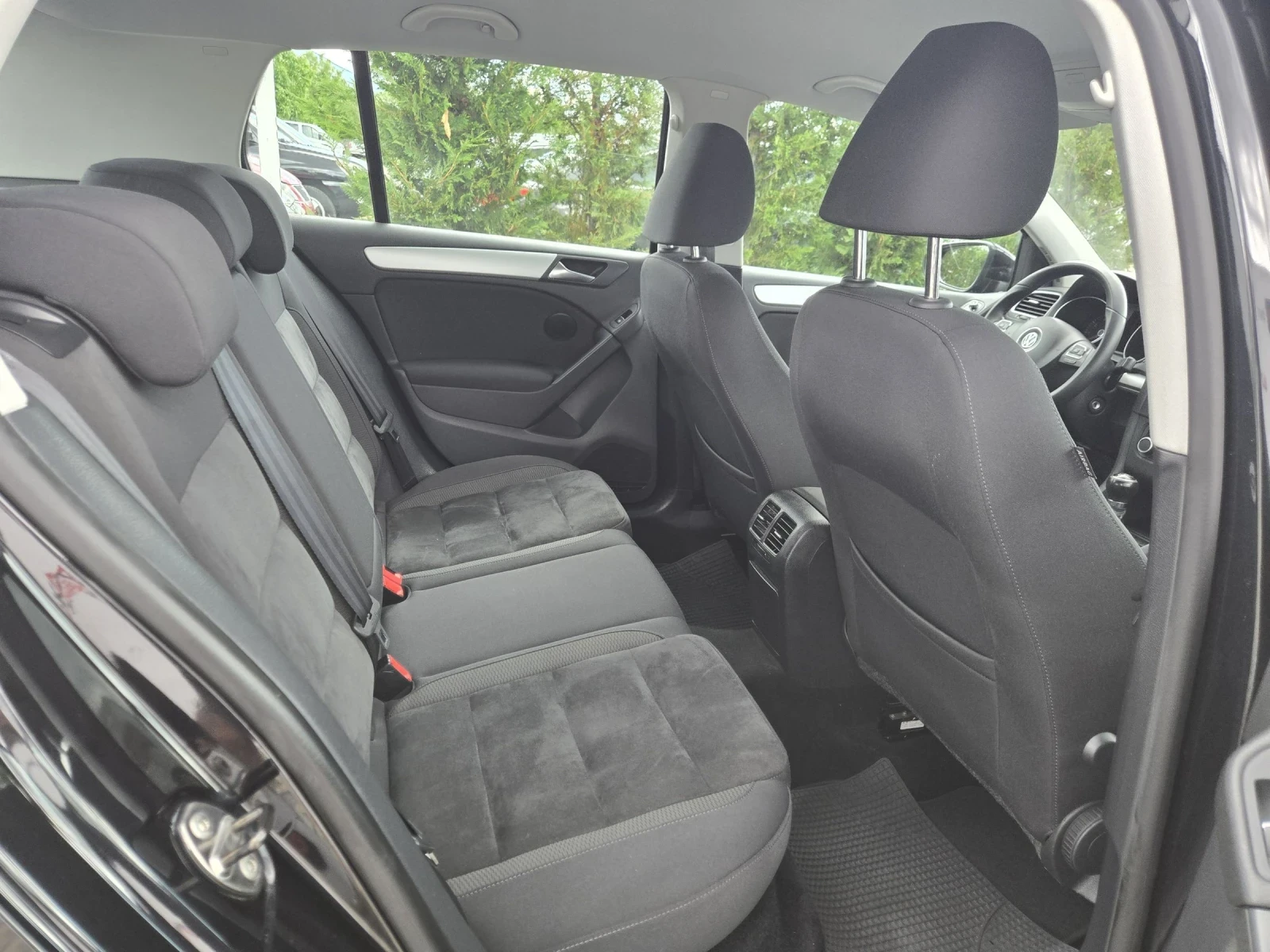 VW Golf 1.6i-102кс= ФАБРИЧНА ГАЗ= HIGHLINE= АВТОПИЛОТ, снимка 14 - Автомобили и джипове - 54825590