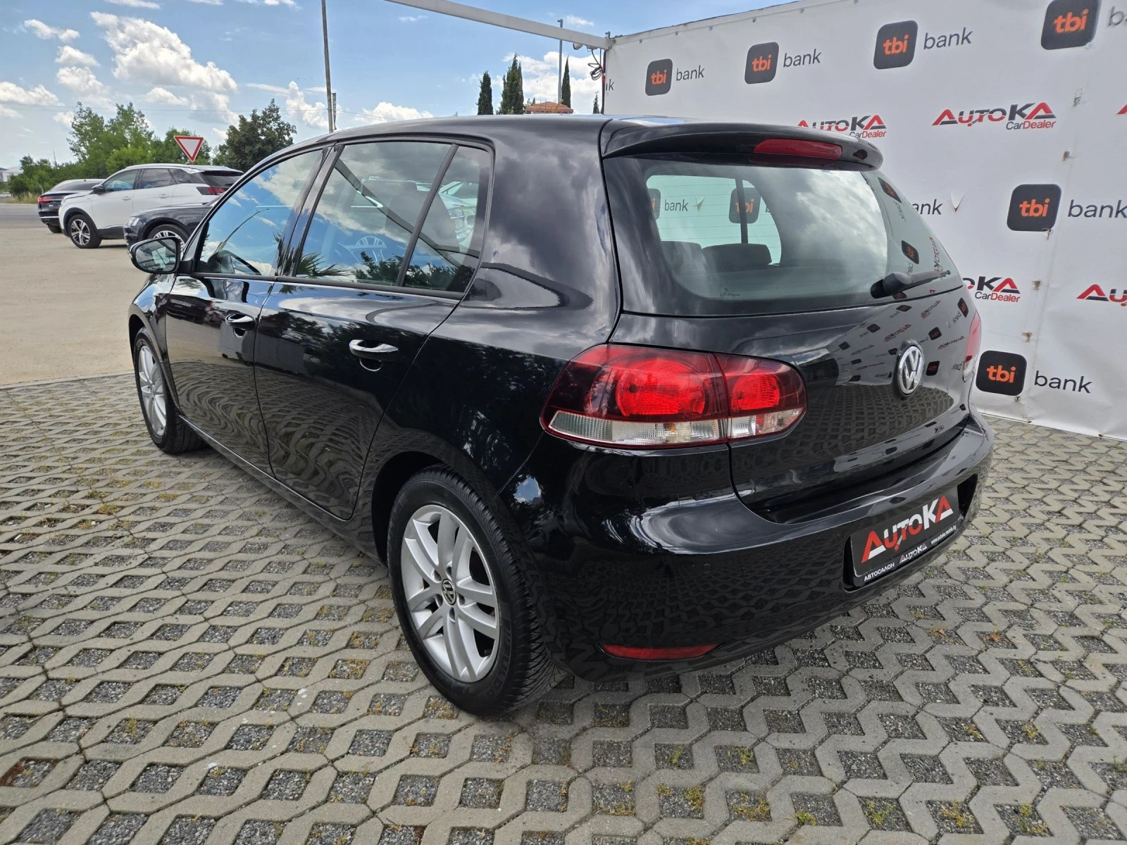 VW Golf 1.6i-102кс= ФАБРИЧНА ГАЗ= HIGHLINE= АВТОПИЛОТ, снимка 5 - Автомобили и джипове - 54825590