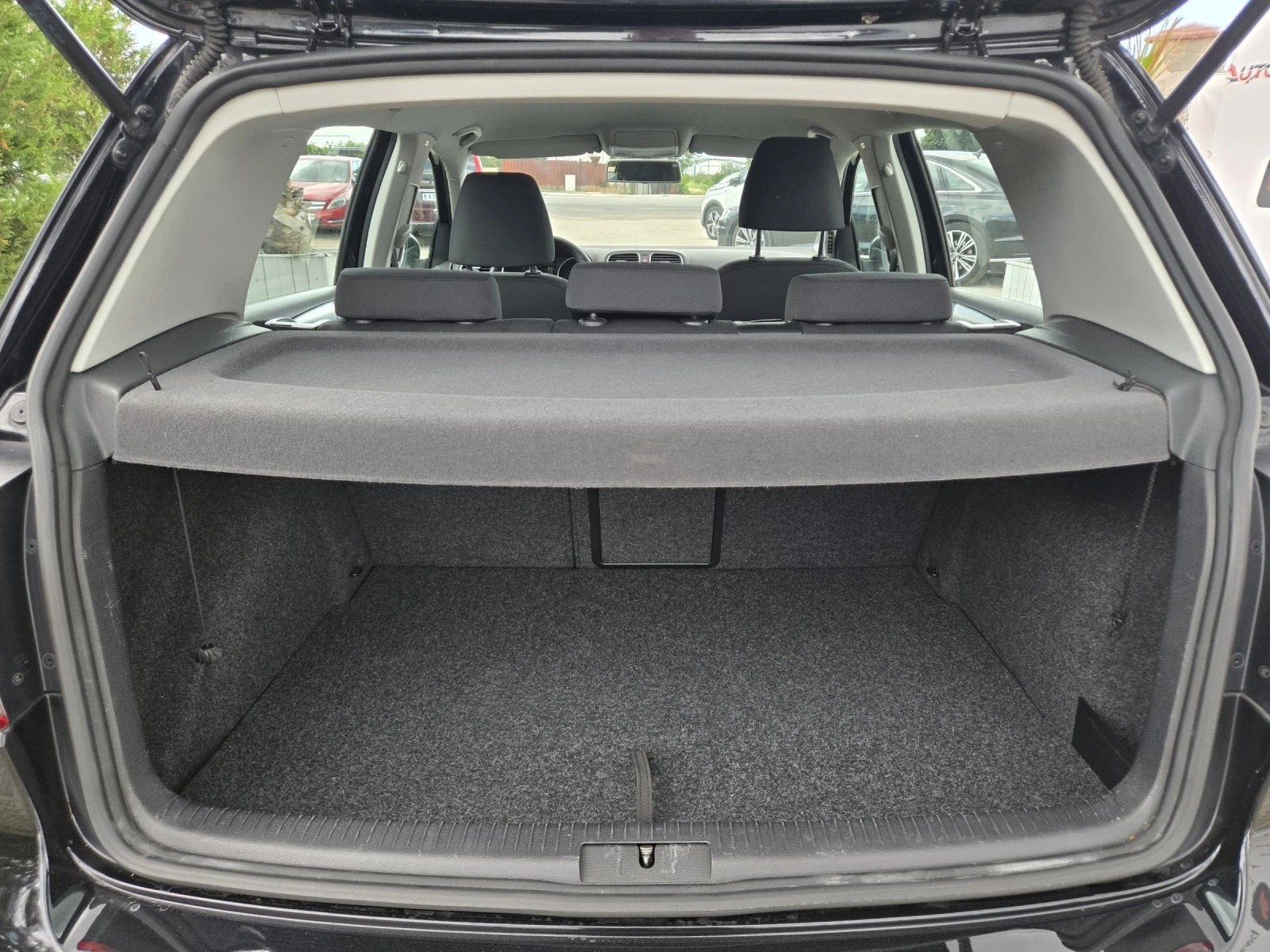 VW Golf 1.6i-102кс= ФАБРИЧНА ГАЗ= HIGHLINE= АВТОПИЛОТ, снимка 10 - Автомобили и джипове - 54825590