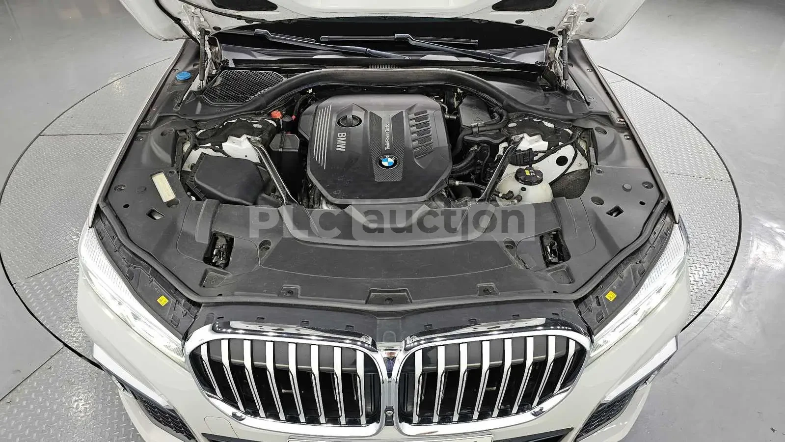 BMW 730 HEAD-UP * ОБДУХВАНЕ * ДИСТРОНИК * ПАНО * 360, снимка 6 - Автомобили и джипове - 54996907