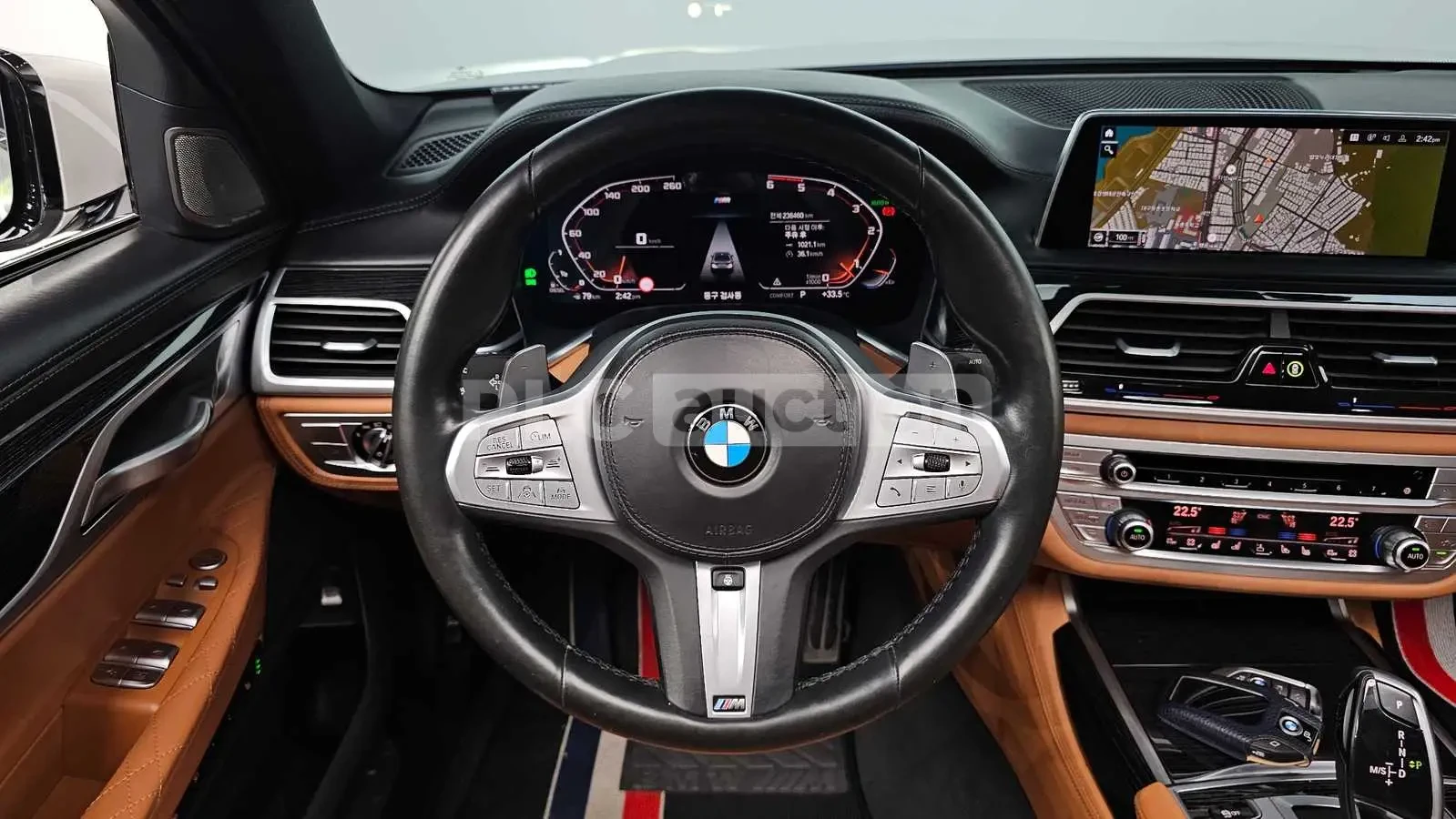 BMW 730 HEAD-UP * ОБДУХВАНЕ * ДИСТРОНИК * ПАНО * 360, снимка 12 - Автомобили и джипове - 54996907