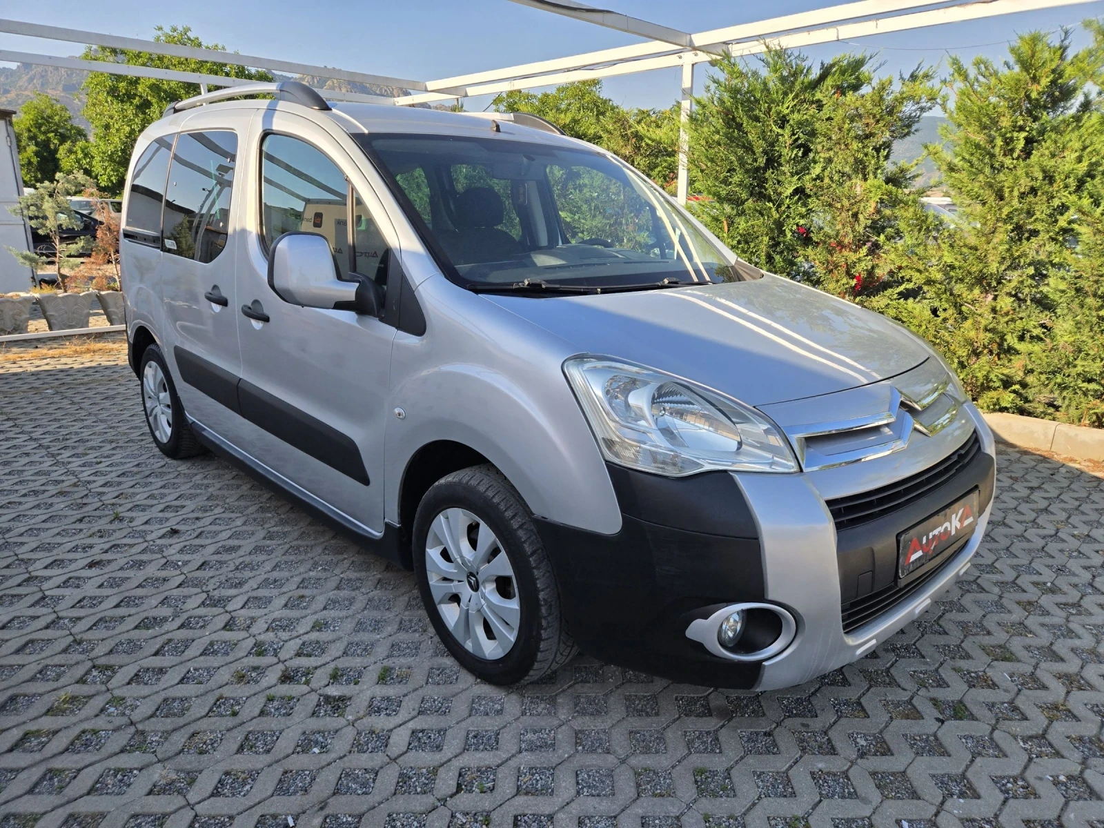 Citroen Berlingo 1.6i-120кс= КЛИМАТИК= XTR= EURO 5A, снимка 2 - Автомобили и джипове - 55105468