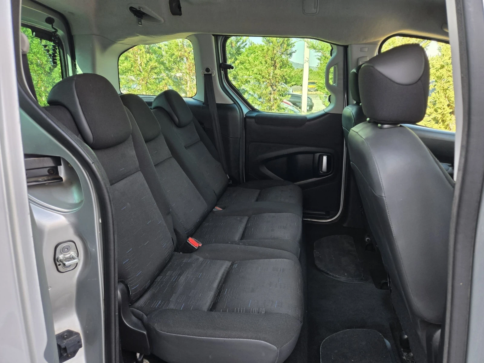 Citroen Berlingo 1.6i-120кс= КЛИМАТИК= XTR= EURO 5A, снимка 14 - Автомобили и джипове - 55105468