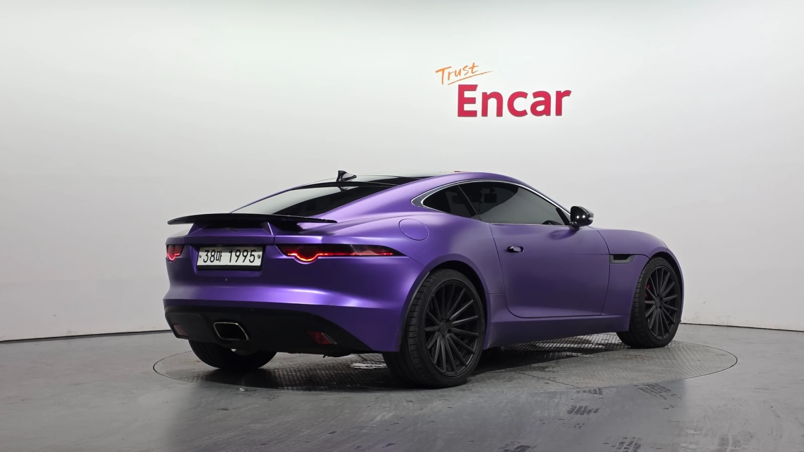Jaguar F-Type P300 Coupe, снимка 2 - Автомобили и джипове - 55409305
