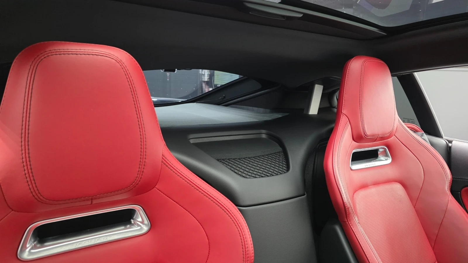 Jaguar F-Type P300 Coupe, снимка 11 - Автомобили и джипове - 55409305