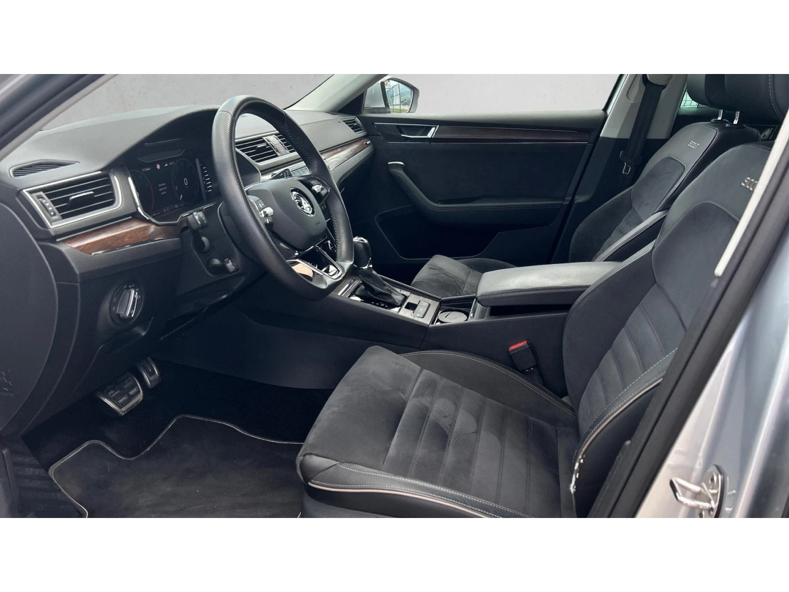 Skoda Superb  Scout 2.0 TSi  4x4 , Месечна вноска от 399  , снимка 11 - Автомобили и джипове - 55751879