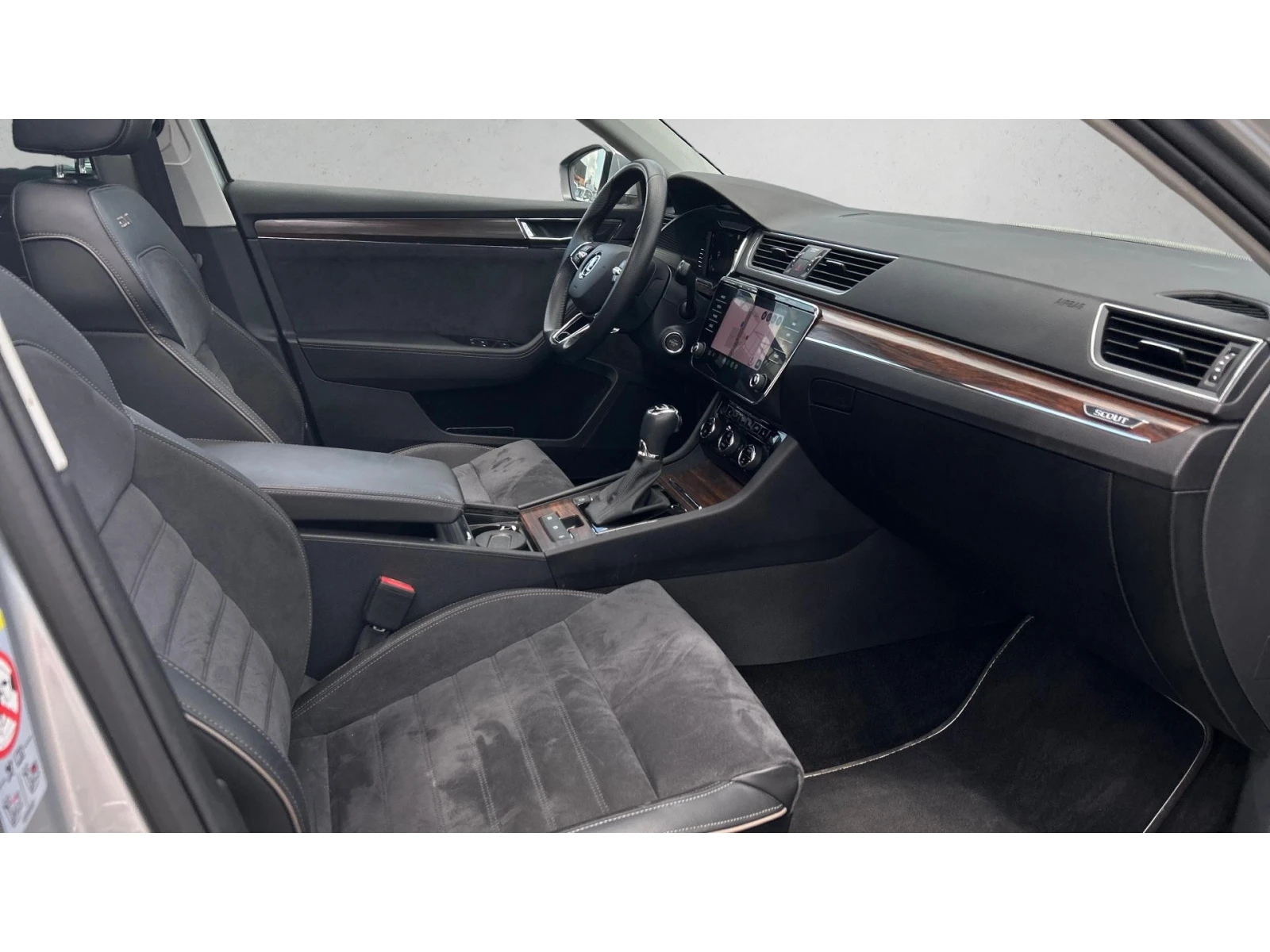 Skoda Superb  Scout 2.0 TSi  4x4 , Месечна вноска от 399  , снимка 10 - Автомобили и джипове - 55751879