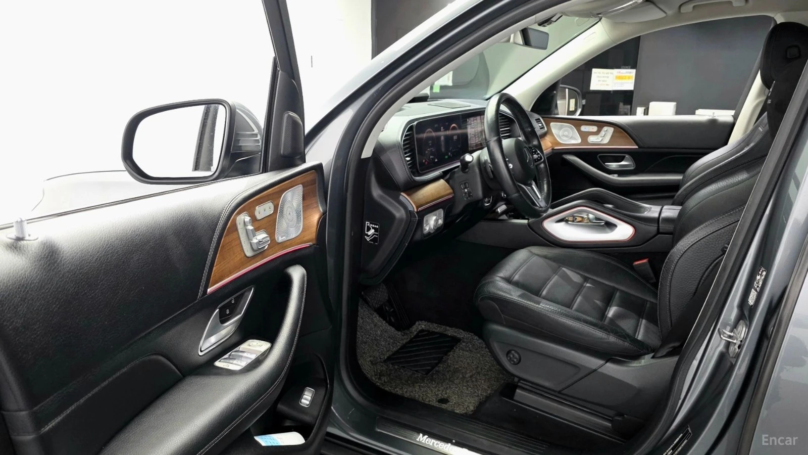 Mercedes-Benz GLE 450 AMG Line| AIR| DISTRO| ОБДУХ| 360| HUD| 3 AC| , снимка 7 - Автомобили и джипове - 56136114