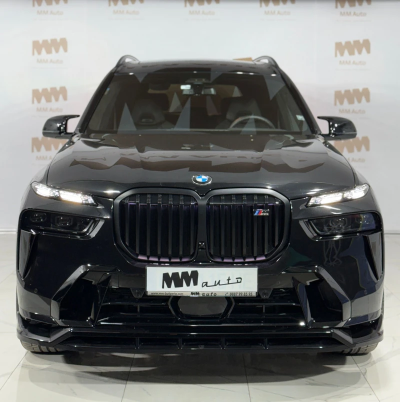 BMW X7 M60i* xDrive* Bowers&Wilkins* Carbon* HuD* Pano, снимка 4 - Автомобили и джипове - 49383495