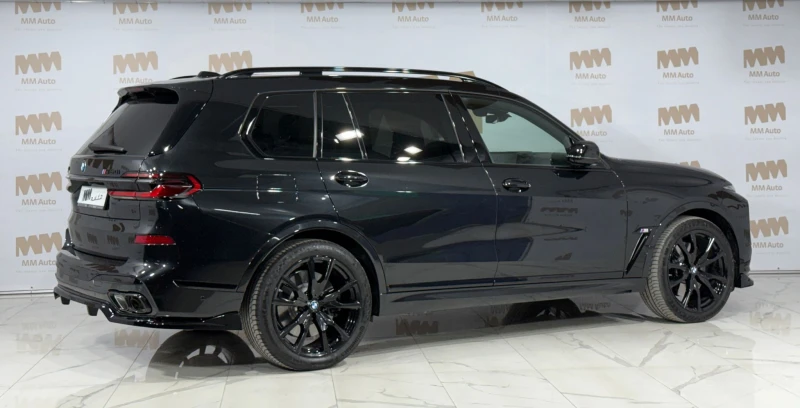 BMW X7 M60i* xDrive* Bowers&Wilkins* Carbon* HuD* Pano, снимка 2 - Автомобили и джипове - 49383495