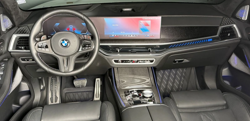 BMW X7 M60i* xDrive* Bowers&Wilkins* Carbon* HuD* Pano, снимка 8 - Автомобили и джипове - 49383495