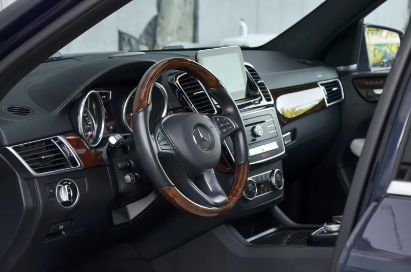 Mercedes-Benz GLE 350 9g* 4matic* Amg* Вакум 80900км!!!РЕГИСТРИРАН!, снимка 9 - Автомобили и джипове - 52312286