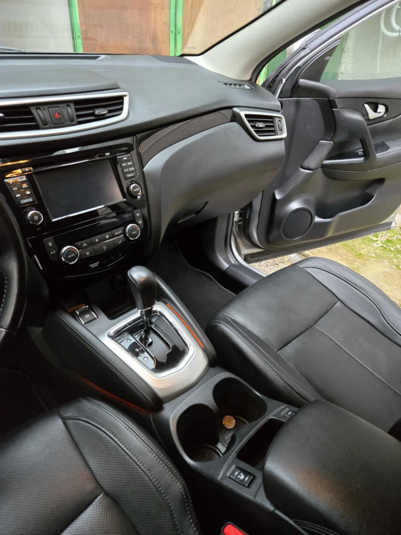 Nissan Qashqai Premium, снимка 10 - Автомобили и джипове - 52471865