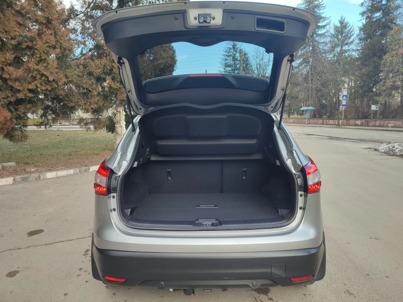 Nissan Qashqai Premium, снимка 7 - Автомобили и джипове - 52471865