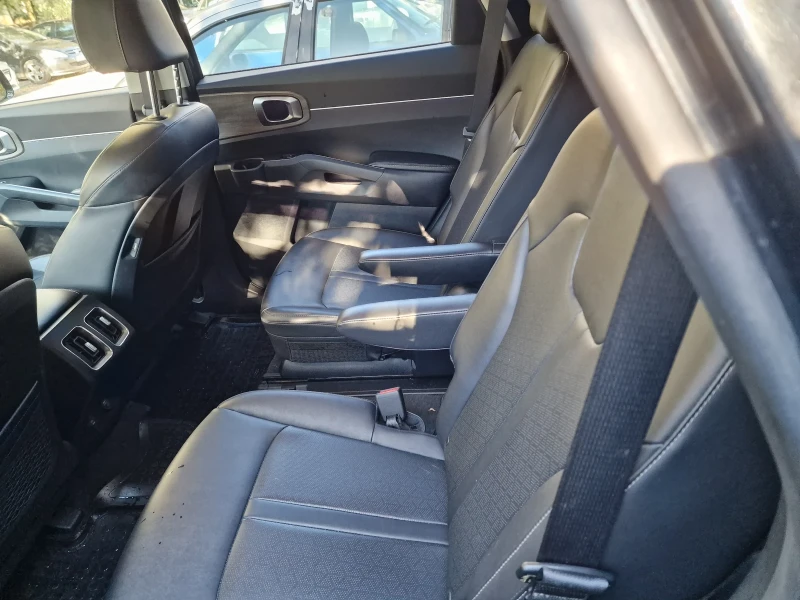 Kia Sorento, снимка 6 - Автомобили и джипове - 52120374