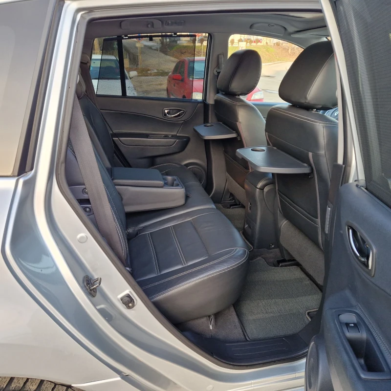 Renault Koleos 2.5 171к.4Х4 НАВИ/BOSE/КЕЙЛЕС/КОЖА/ШВЕЙЦАРИЯ , снимка 10 - Автомобили и джипове - 53048092