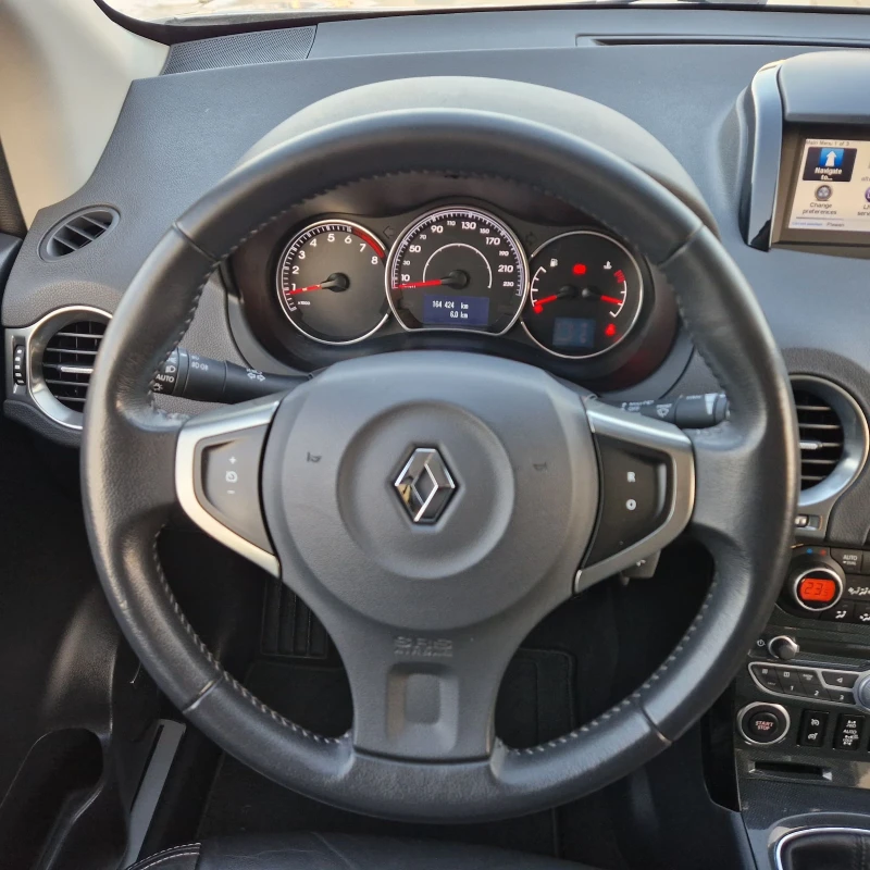 Renault Koleos 2.5 171к.4Х4 НАВИ/BOSE/КЕЙЛЕС/КОЖА/ШВЕЙЦАРИЯ , снимка 15 - Автомобили и джипове - 53048092