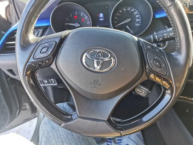 Toyota C-HR CARPLAY* KEYLESS* ПОДРЕВ, снимка 12 - Автомобили и джипове - 53710384