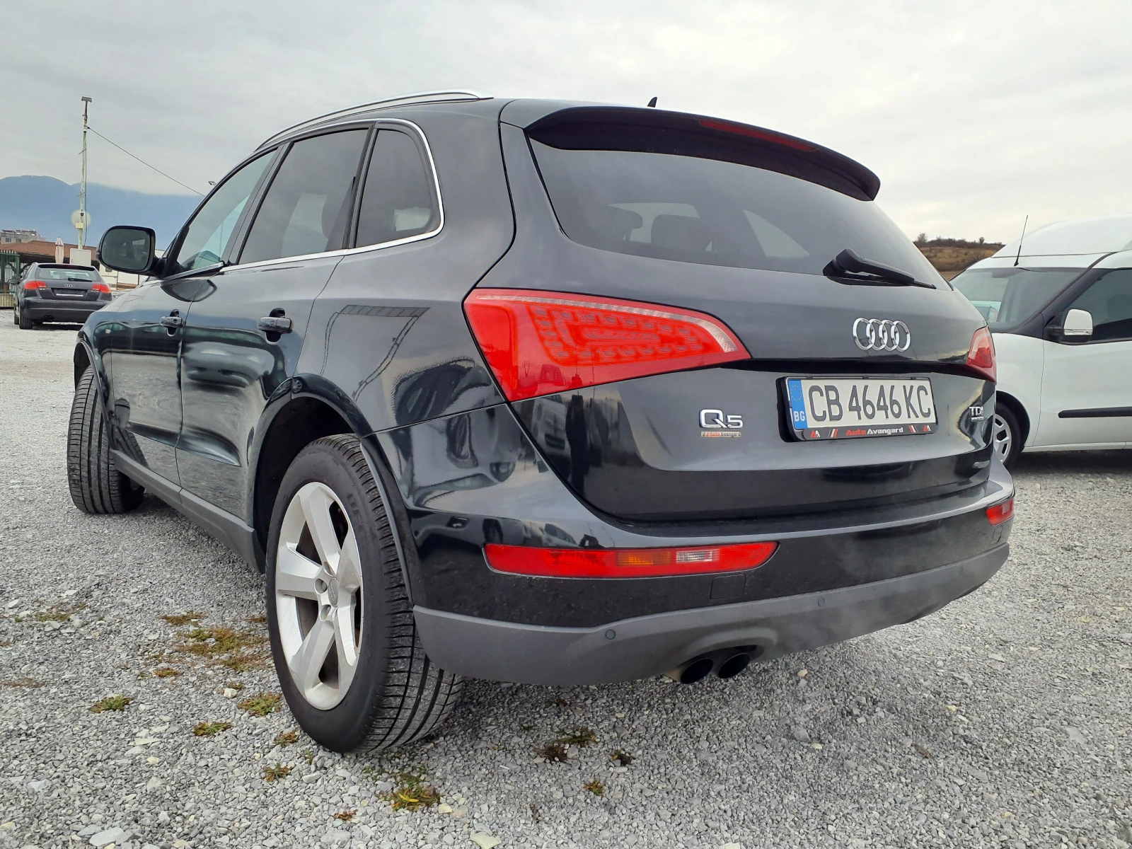 Audi Q5 2.0TDI-S-LINNE - изображение 2