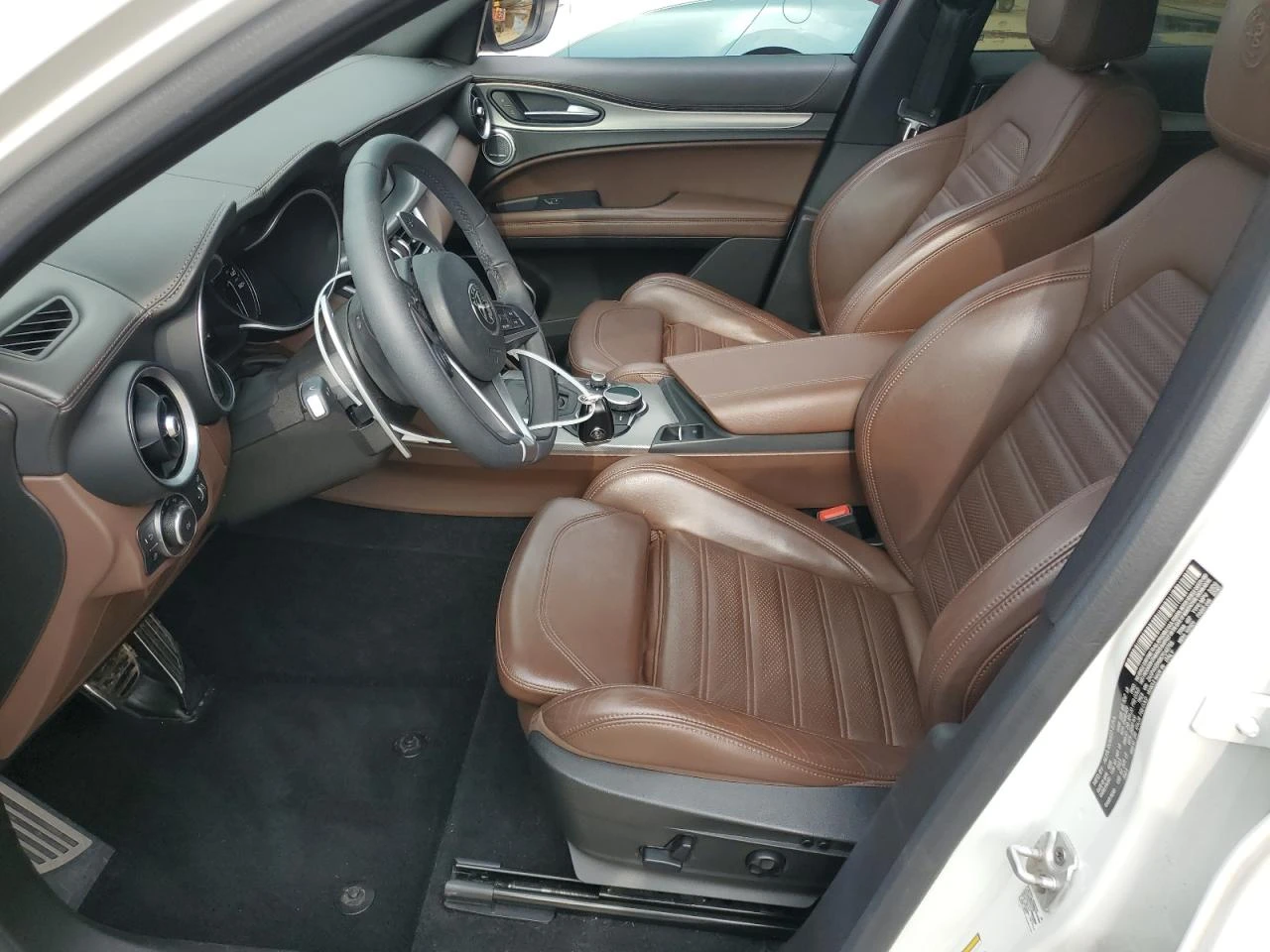 Alfa Romeo Stelvio TI* Q4* HARMAN/KARDON* ПОДГРЕВИ - изображение 7