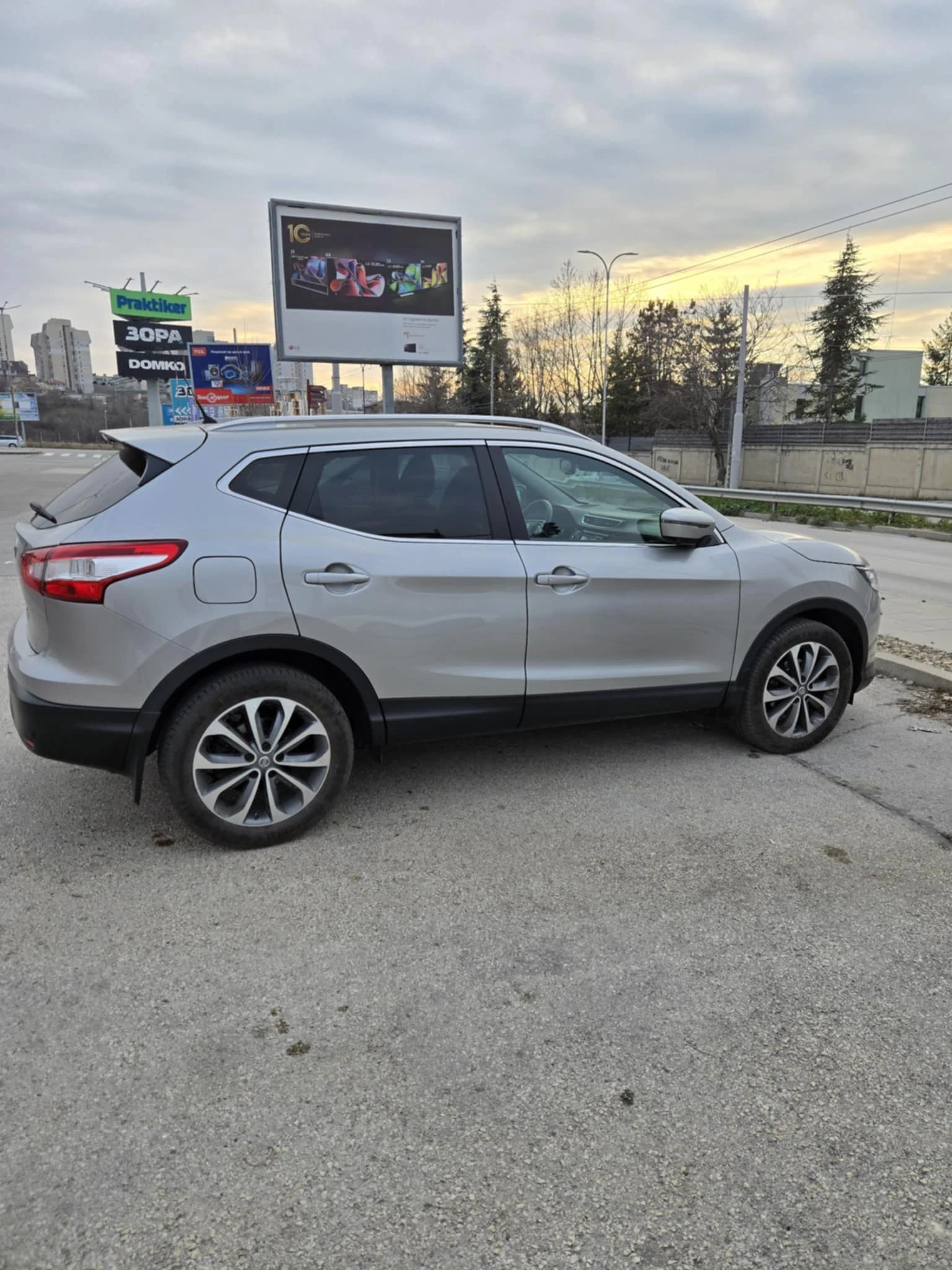 Nissan Qashqai Premium, снимка 4 - Автомобили и джипове - 53686677