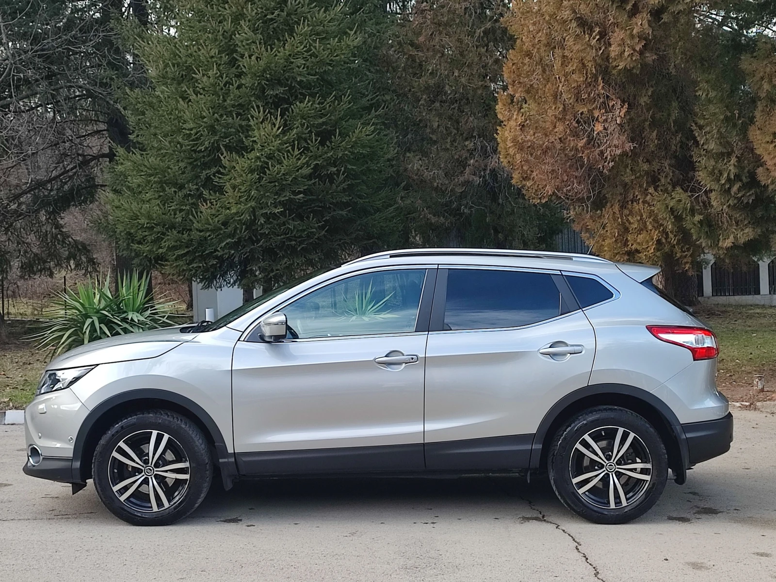 Nissan Qashqai Premium - изображение 4