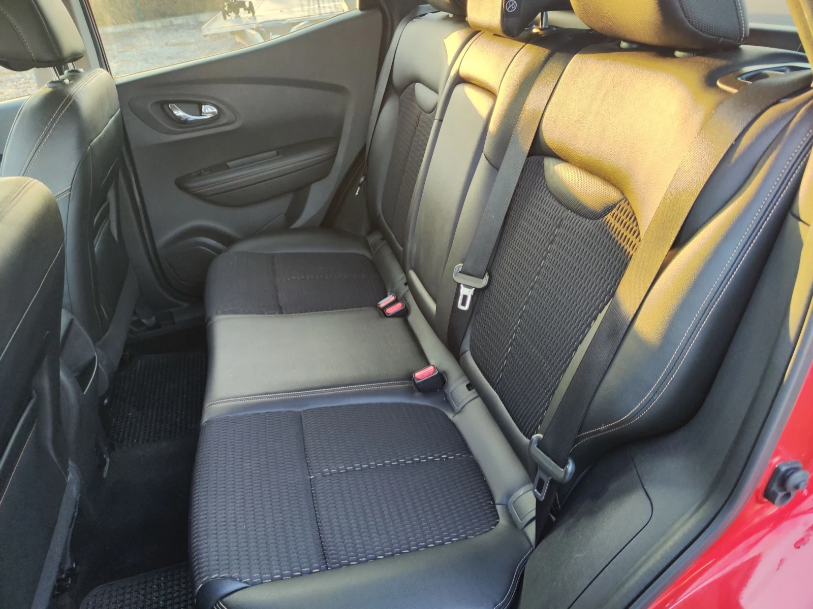 Renault Kadjar 1.6 4#4 панорамна , снимка 9 - Автомобили и джипове - 53739677