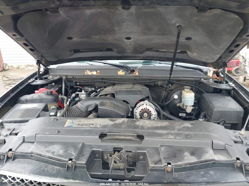 Chevrolet Suburban 5.3L V-8 310HP 4X4 Drive, снимка 10 - Автомобили и джипове - 53937270