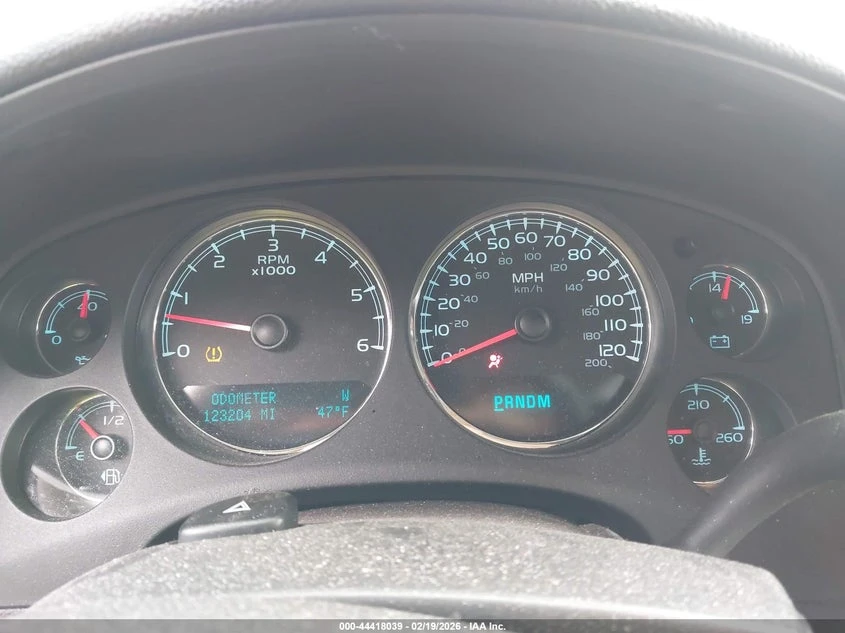 Chevrolet Suburban 5.3L V-8 310HP 4X4 Drive, снимка 7 - Автомобили и джипове - 53937270